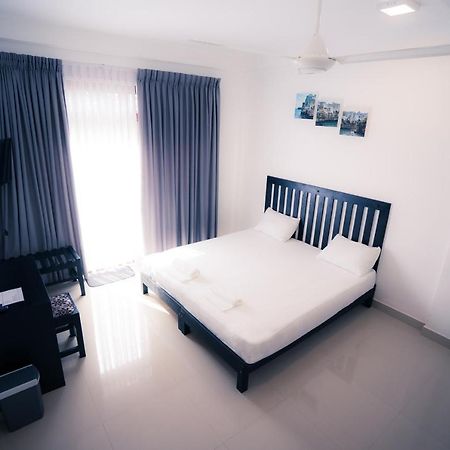 Kozy B&B Dehiwala-Mount Lavinia Exteriör bild